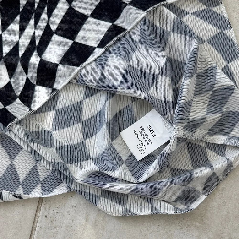 Black and White Checkered Mesh Long Sleeve Shirt - Picture 3 of 4